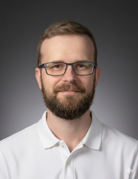 Portrét s brýlemi a vousy s příliš velkýma očima